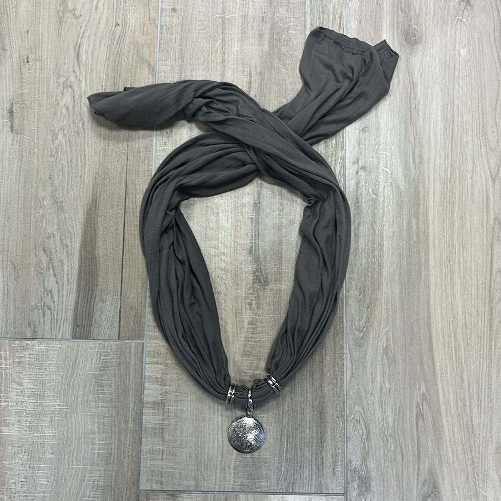 SCARF NECKLACE - Picture 2 of 2